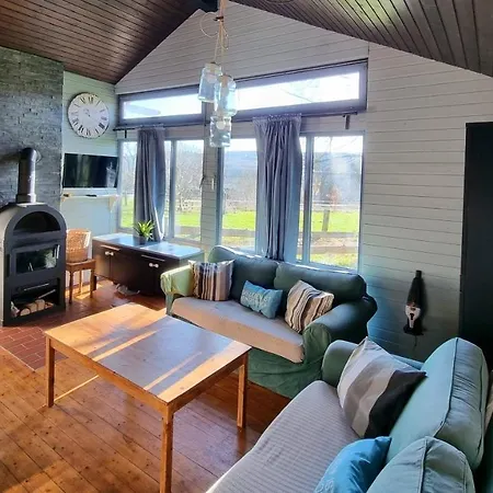 Landhaeuschen Naturnah