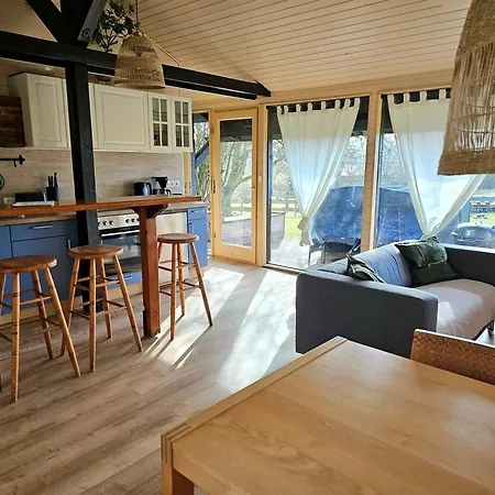 Landhaeuschen Naturnah Holiday home Welschneudorf